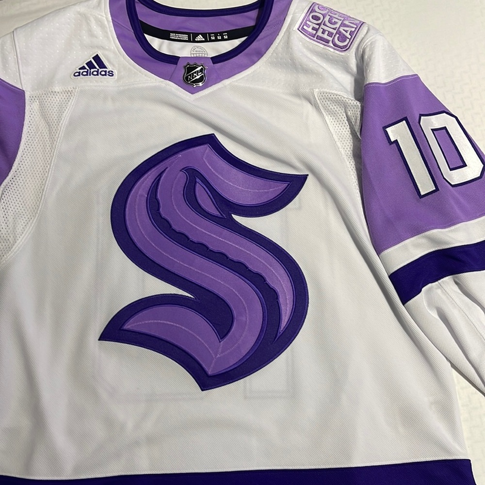 Matty Beniers #10 Seattle Kraken special Edition HFC jersey.